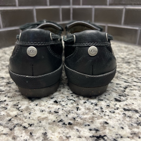 UGG Ashdale black duck shoes, sz 7 - Picture 4 of 8